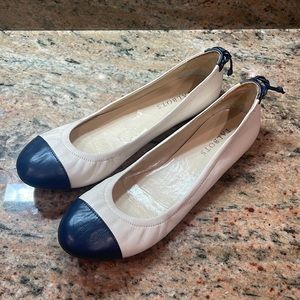 Women’s Talbots Beige & Dark Blue Capped Toe Ballet Flats Size 8.5